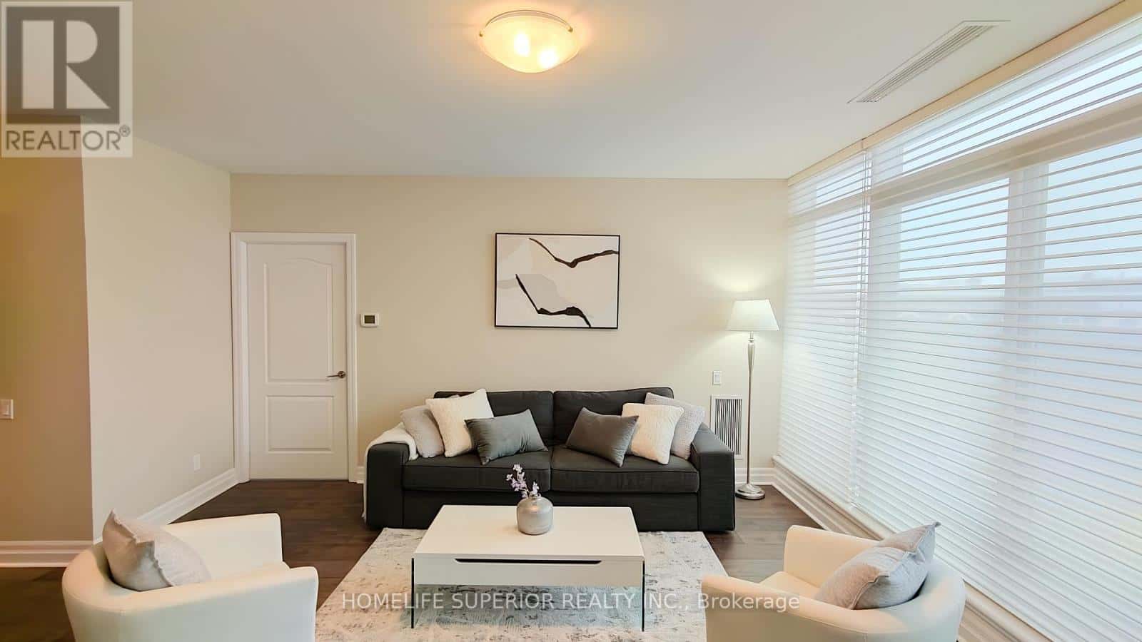 316 - 44 BOND STREET W — Oshawa (O'Neill), Ontario - Photo 4 of 39