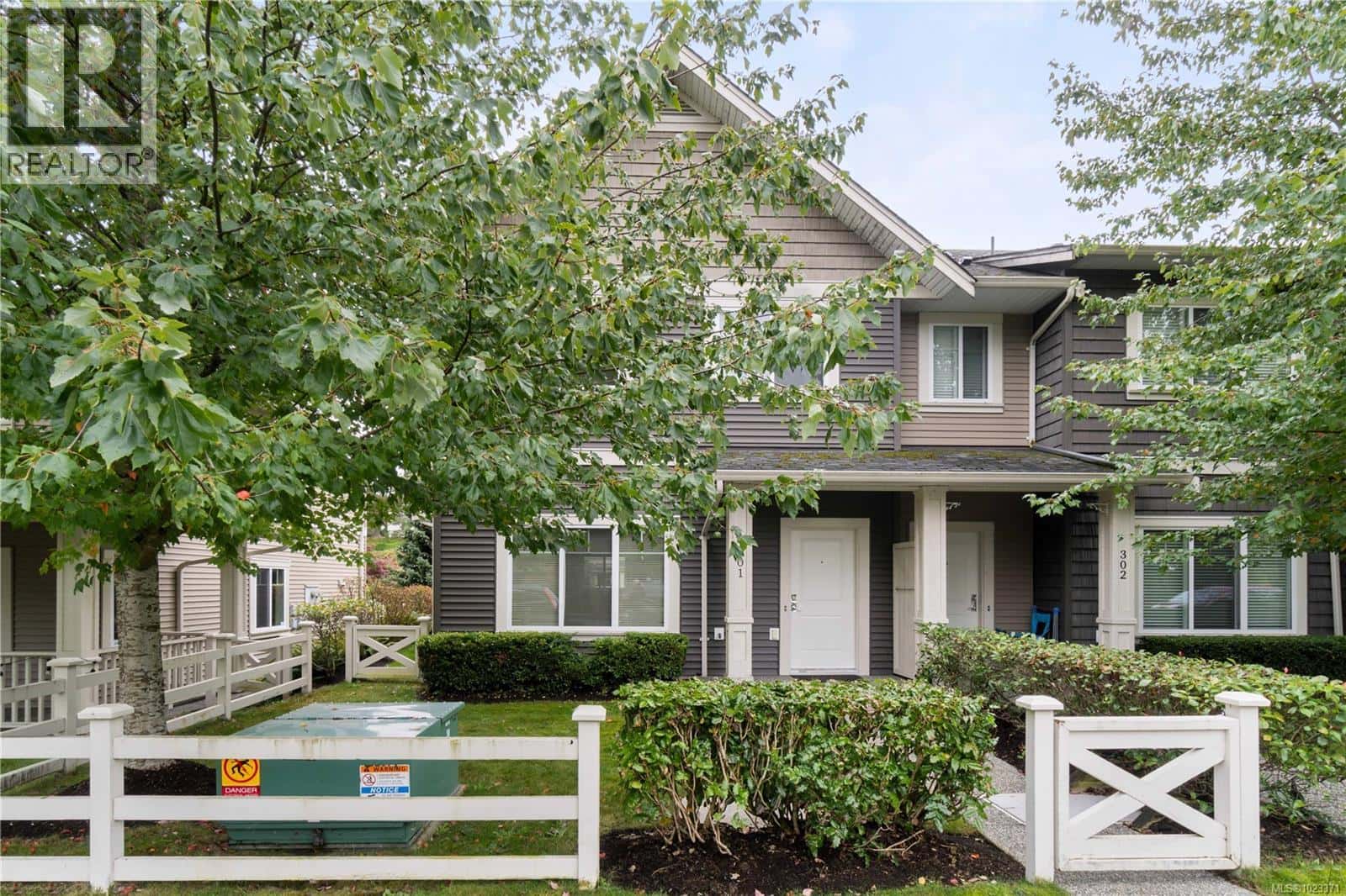 301 1675 Crescent View Dr — Nanaimo, British Columbia - Photo 5 of 31