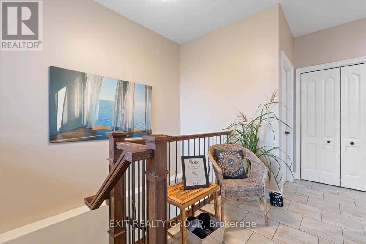 35 LEDGEROCK COURT — Quinte West (Sidney Ward), Ontario - Photo 5 of 45