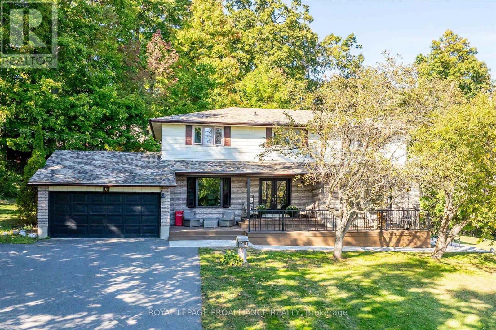 9 LEANNE AVENUE — Otonabee-South Monaghan, Ontario - Photo 3 of 50