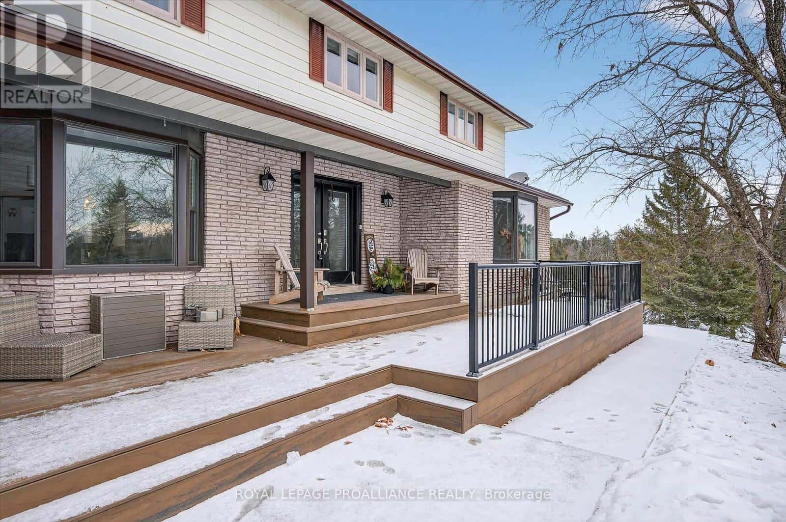 9 LEANNE AVENUE — Otonabee-South Monaghan, Ontario - Photo 5 of 50