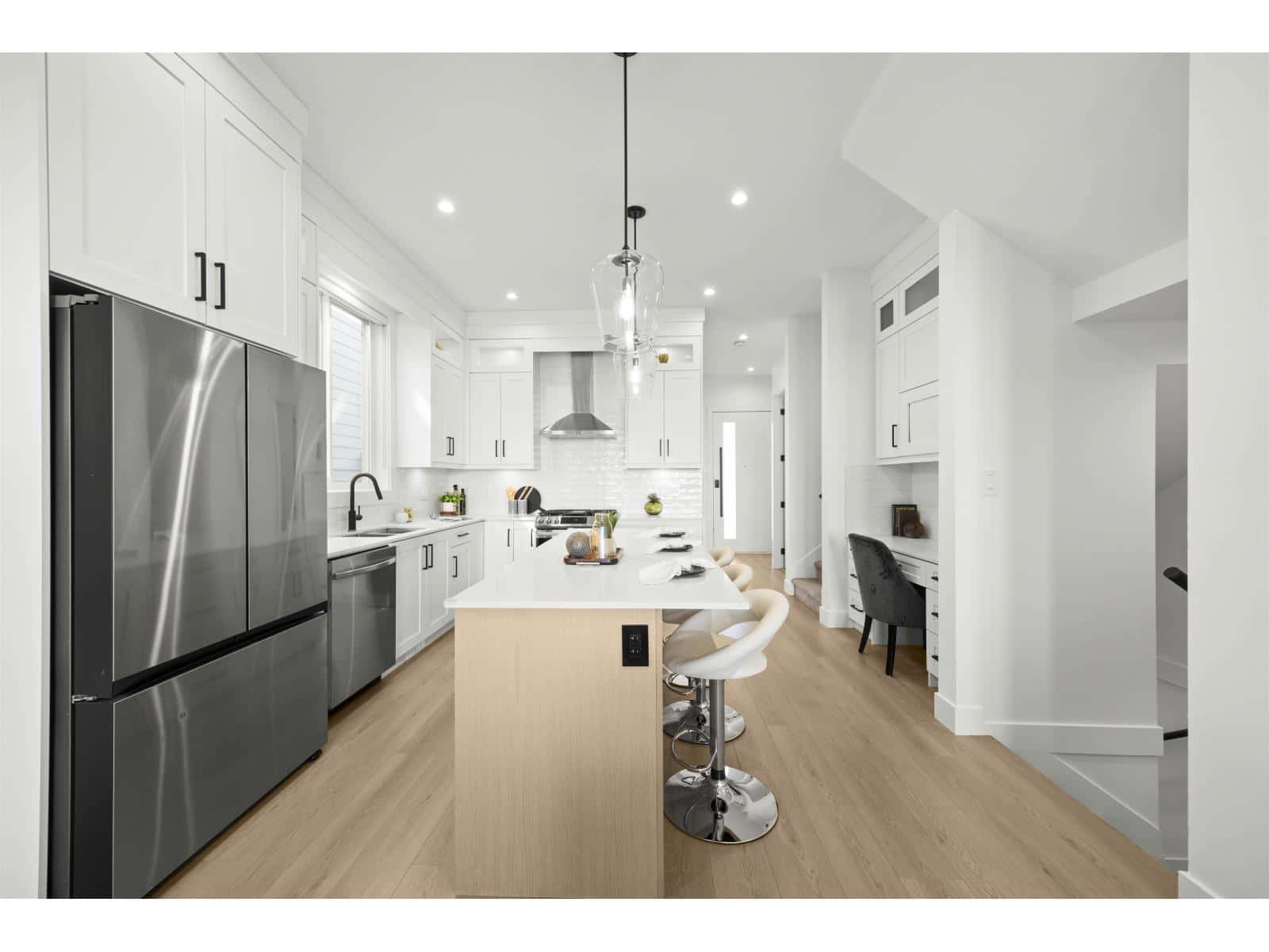 16722 16 AVENUE — Surrey, British Columbia - Photo 4 of 28