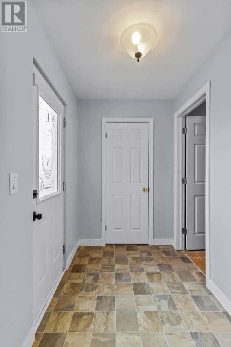 21 Evergreen Drive — Paradise, Newfoundland & Labrador - Photo 2 of 19