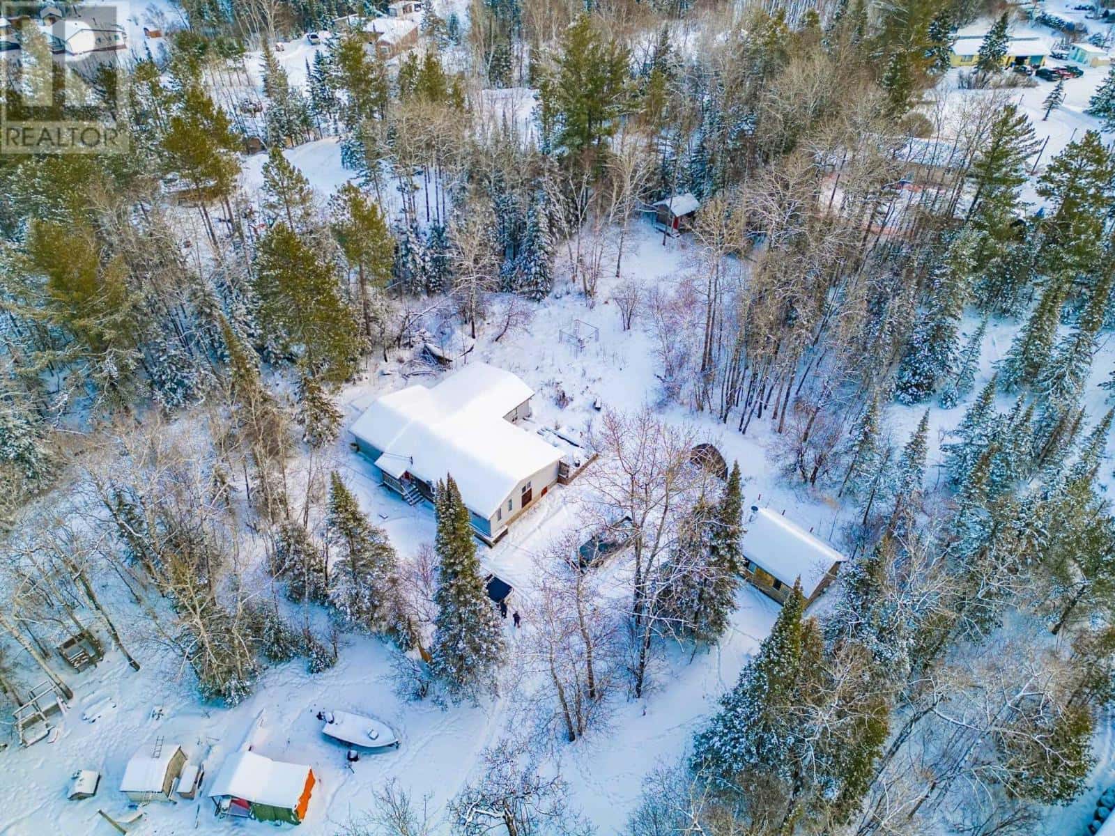 2589B HIGHWAY 17 EAST — KENORA, Ontario - Photo 2 of 29