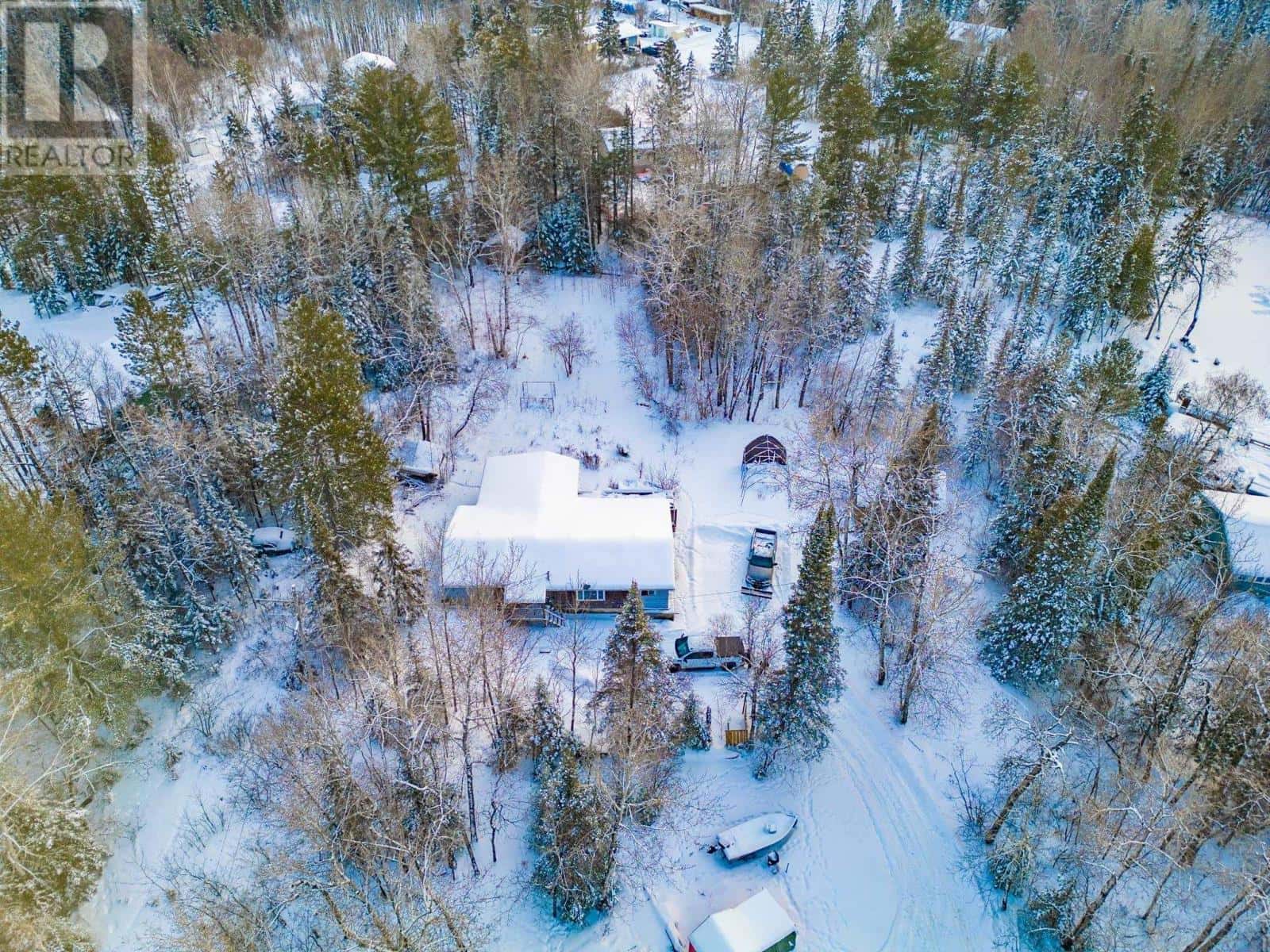 2589B HIGHWAY 17 EAST — KENORA, Ontario - Photo 3 of 29