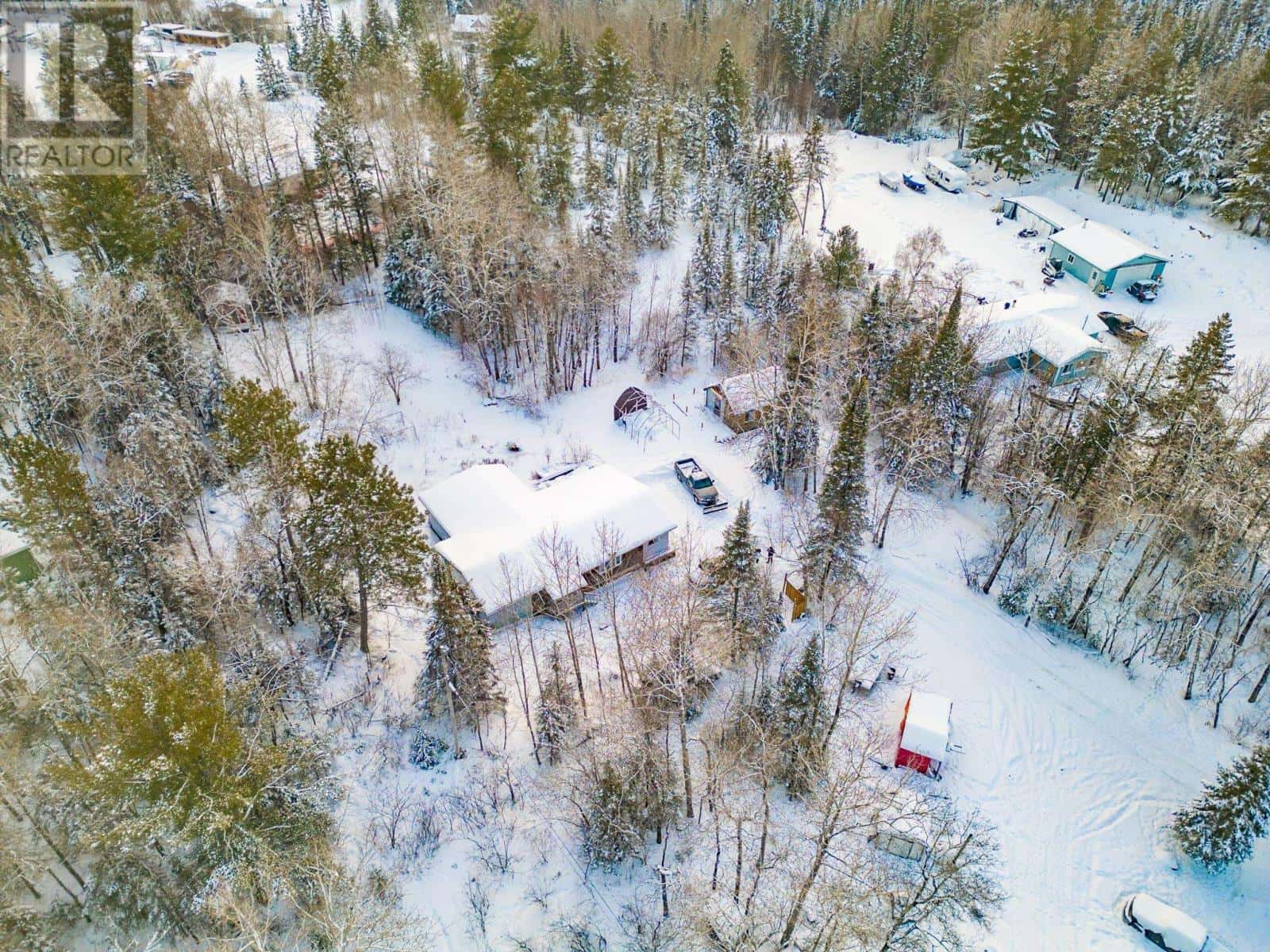 2589B HIGHWAY 17 EAST — KENORA, Ontario - Photo 4 of 29