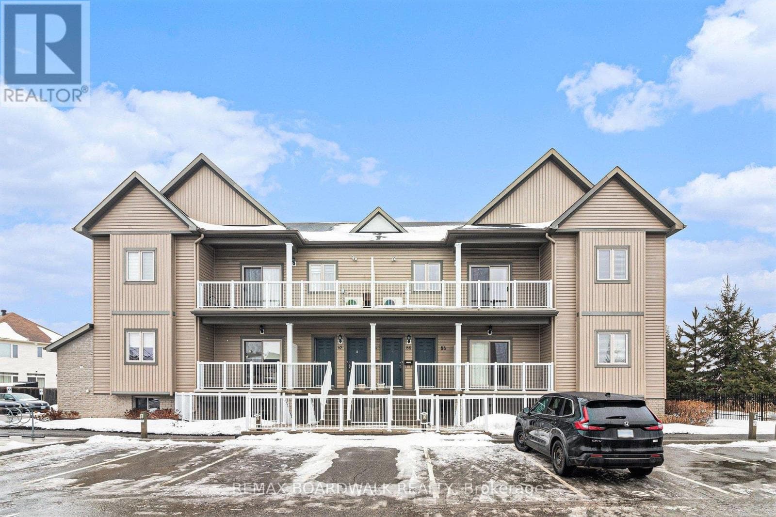 86 STERNES PRIVATE — Ottawa, Ontario - Main photo