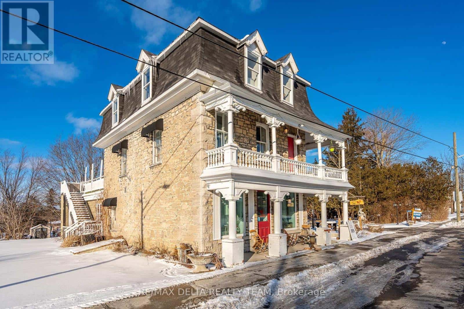 2607 OLD MONTREAL ROAD — Ottawa, Ontario - Photo 2 of 33