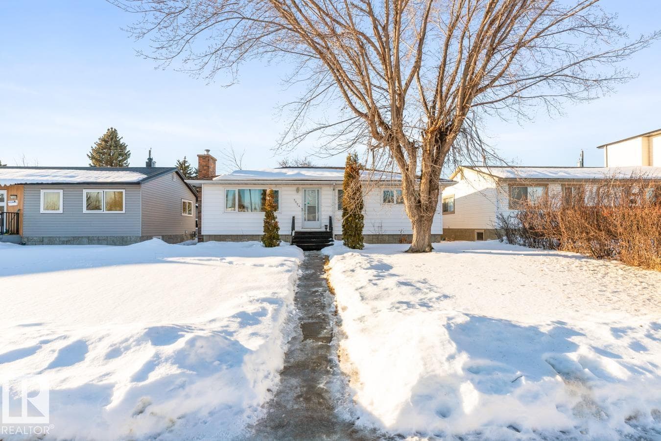 7324 77 ST NW — Edmonton, Alberta - Main photo