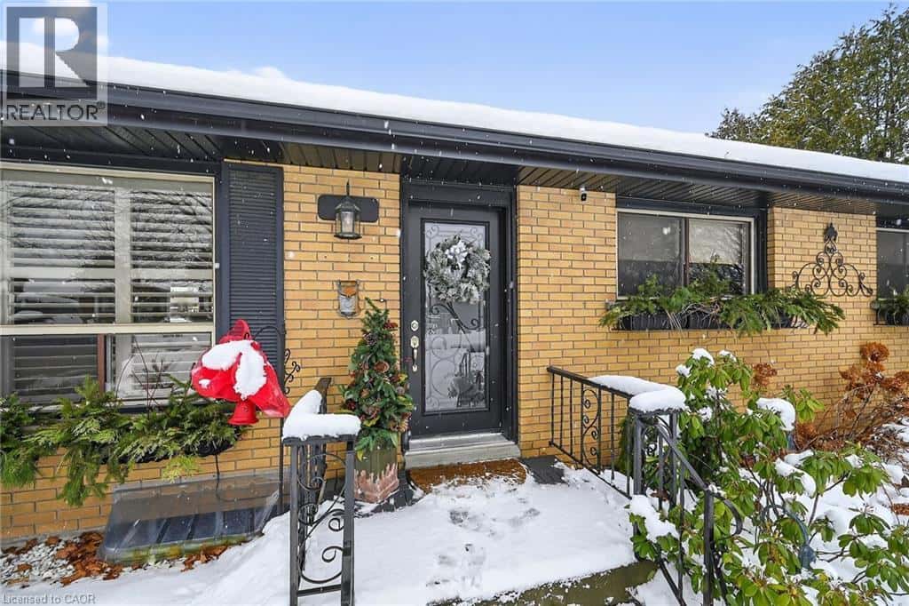 52 LORNE Avenue — Burford, Ontario - Photo 3 of 49