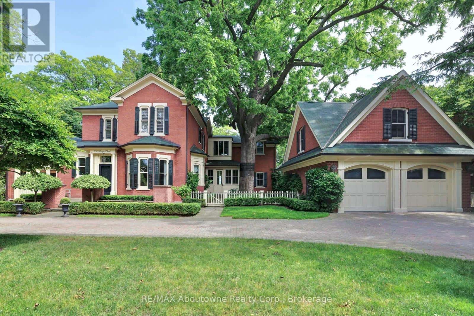 350 KING STREET — Oakville (OO Old Oakville), Ontario - Photo 3 of 49