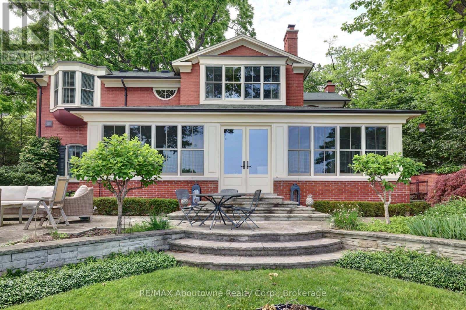 350 KING STREET — Oakville (OO Old Oakville), Ontario - Photo 4 of 49