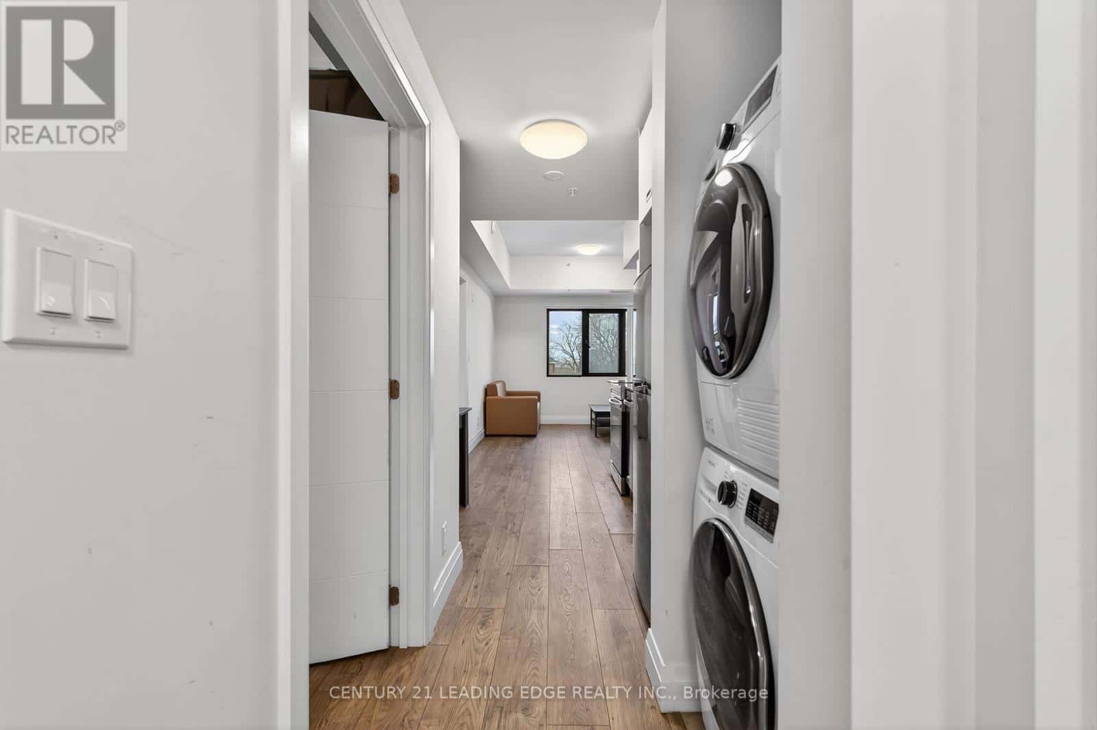 422 - 652 PRINCESS STREET — Kingston (Central City East), Ontario - Photo 3 of 25