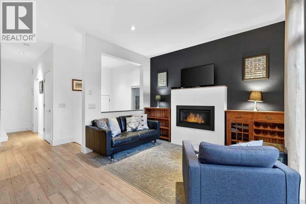 2, 1919 30 Street SW — Calgary, Alberta - Photo 4 of 32