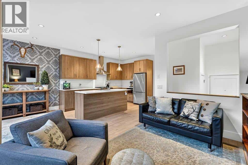 2, 1919 30 Street SW — Calgary, Alberta - Photo 5 of 32