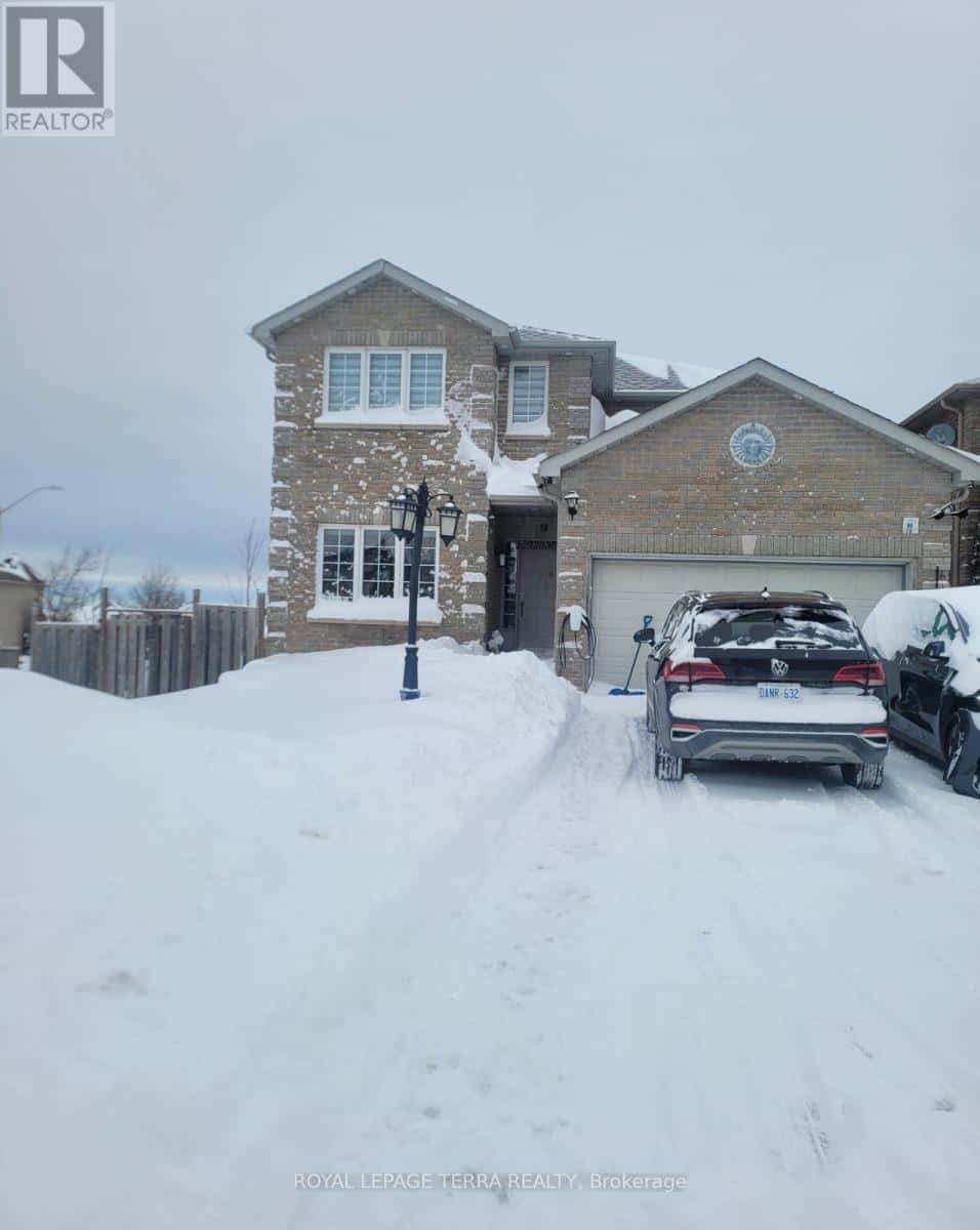 72 JESSICA DRIVE — Barrie (Painswick South), Ontario - Photo 2 of 2