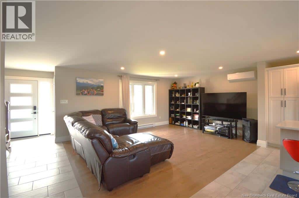 6 Dominique Street — Shediac, New Brunswick - Photo 2 of 17