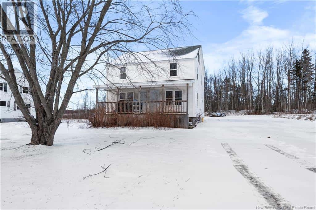 2107-2109 Champlain — Dieppe, New Brunswick - Photo 2 of 19