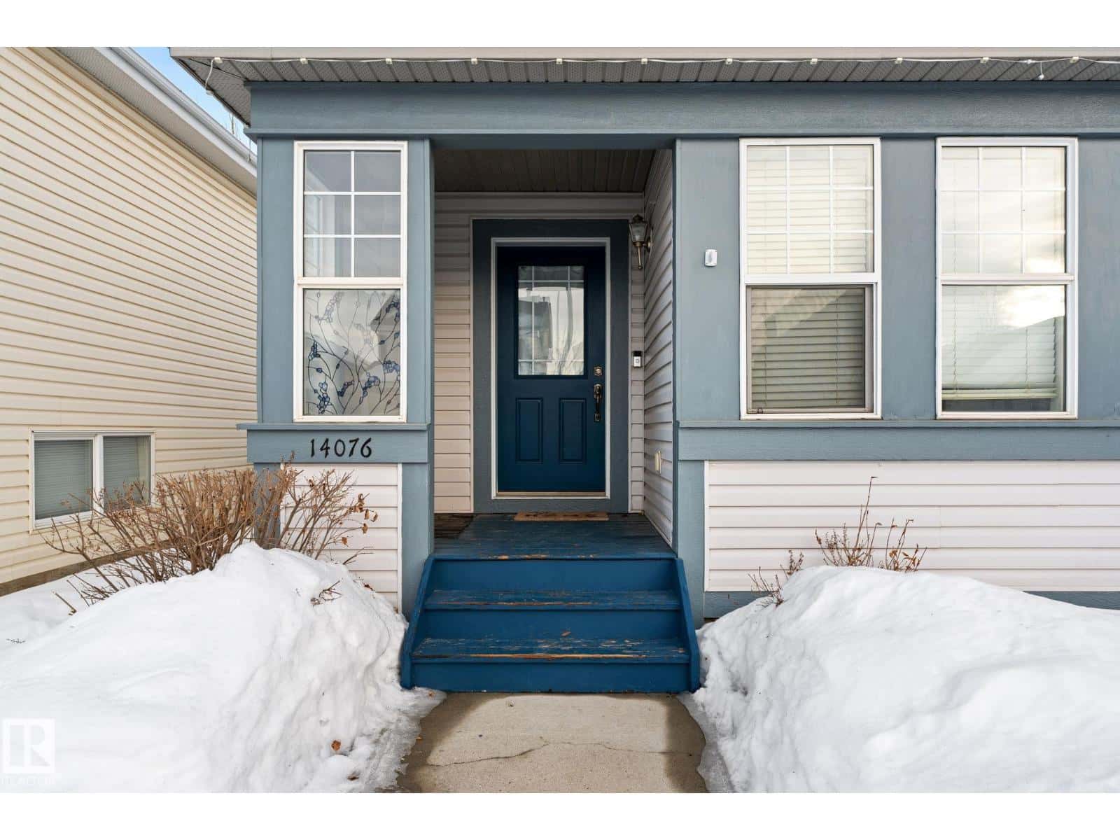 14076 152 AV NW — Edmonton, Alberta - Photo 2 of 45