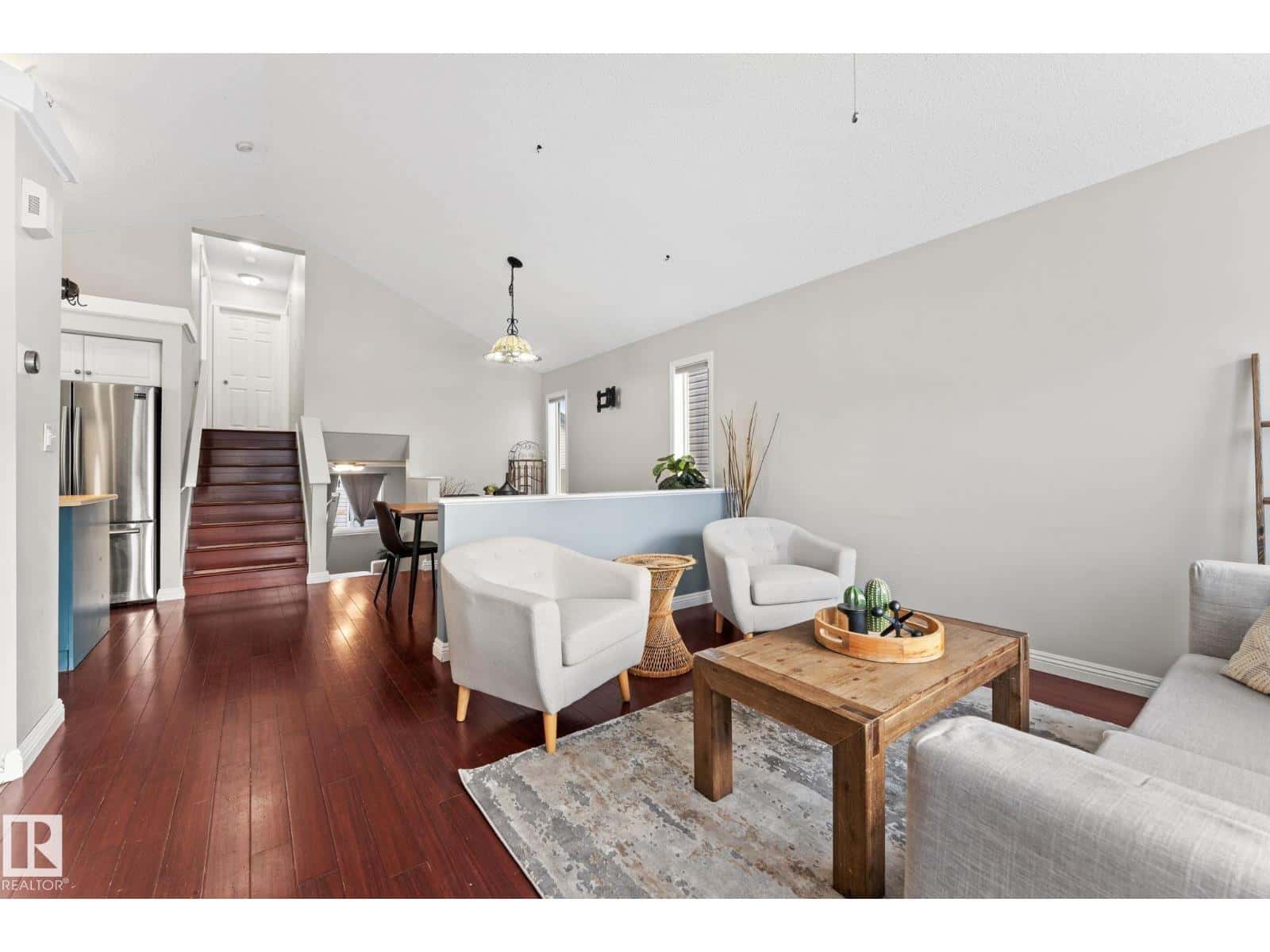 14076 152 AV NW — Edmonton, Alberta - Photo 5 of 45