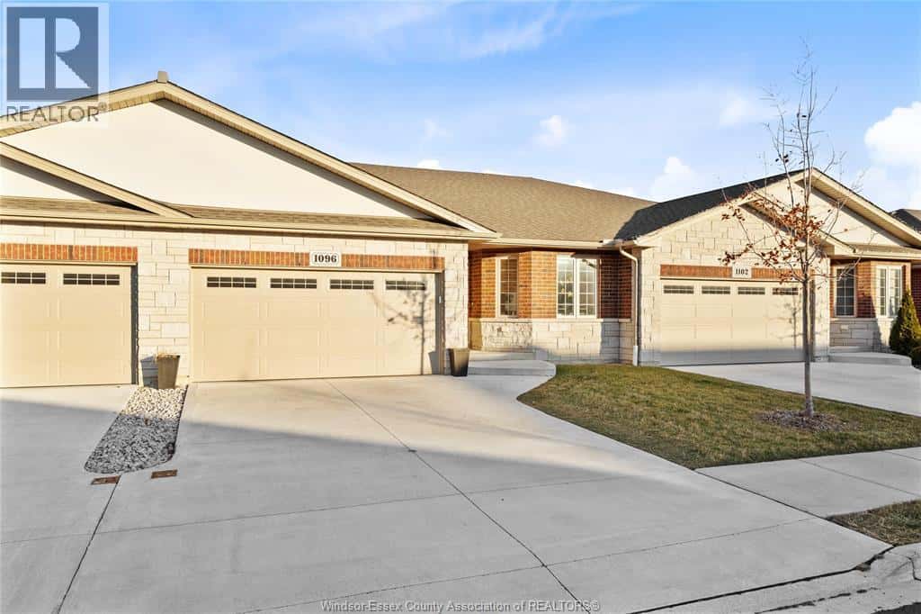 1096 PEABODY — Windsor, Ontario - Photo 3 of 27