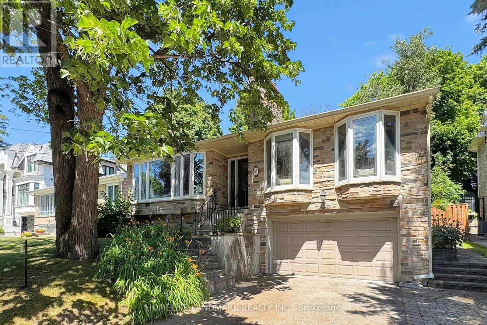 61 WHITTAKER CRESCENT — Toronto (Bayview Village), Ontario - Photo 2 of 48