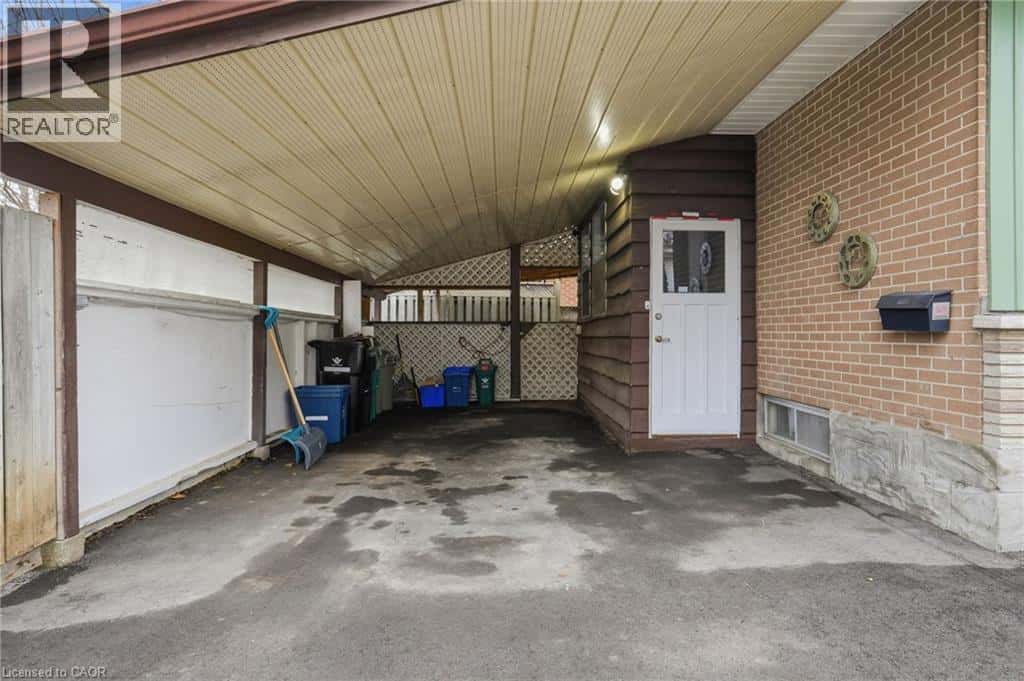 16 ALISON Avenue — Cambridge, Ontario - Photo 4 of 44