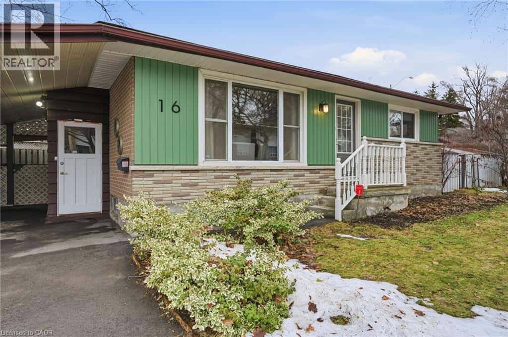 16 ALISON Avenue — Cambridge, Ontario - Photo 5 of 44