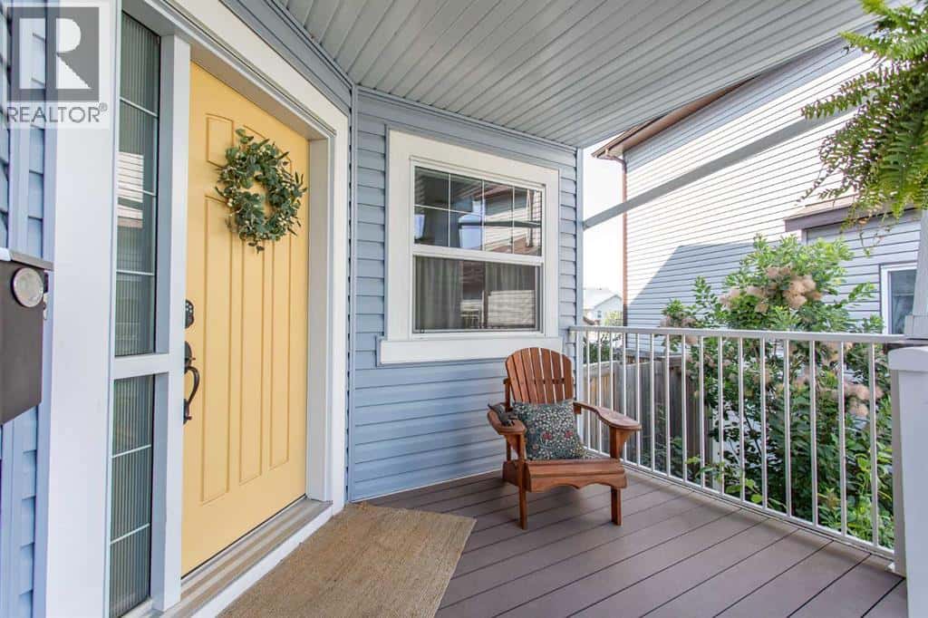 32 Carter Close — Red Deer, Alberta - Photo 2 of 50