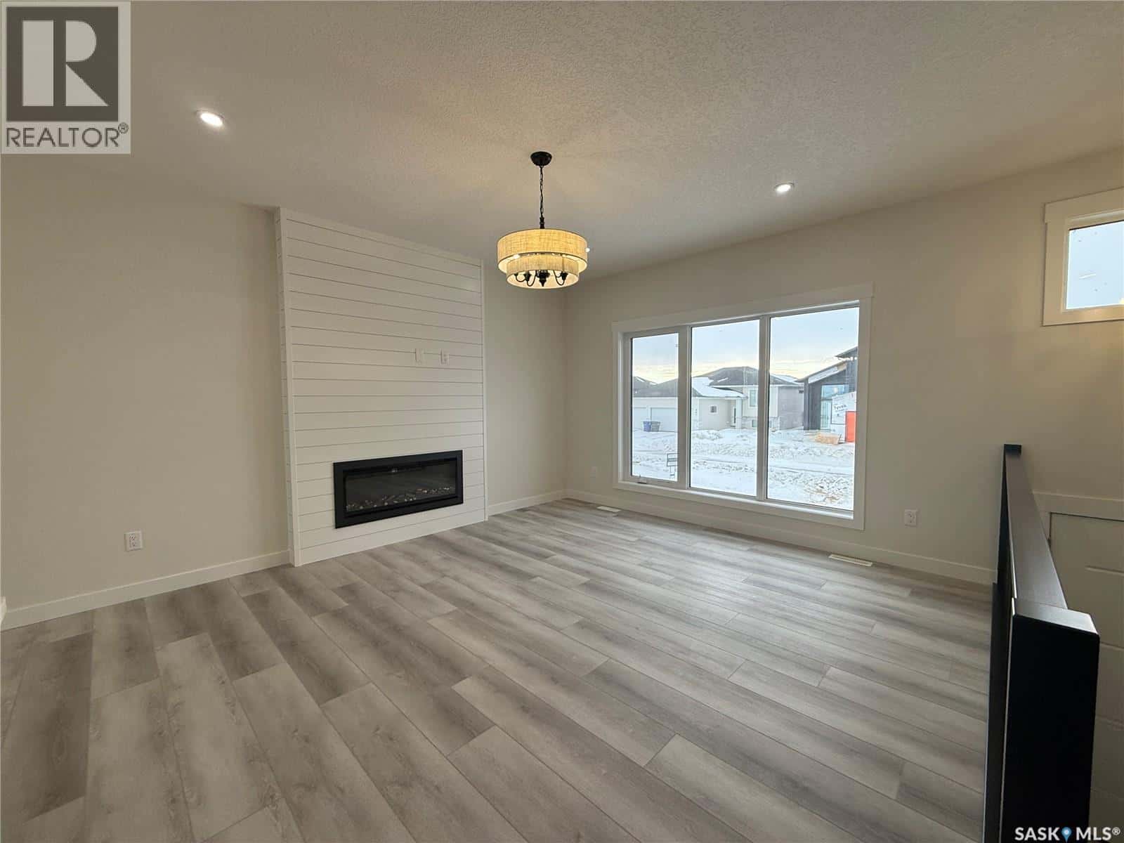 810 Ballesteros CRESCENT — Warman, Saskatchewan - Photo 4 of 19