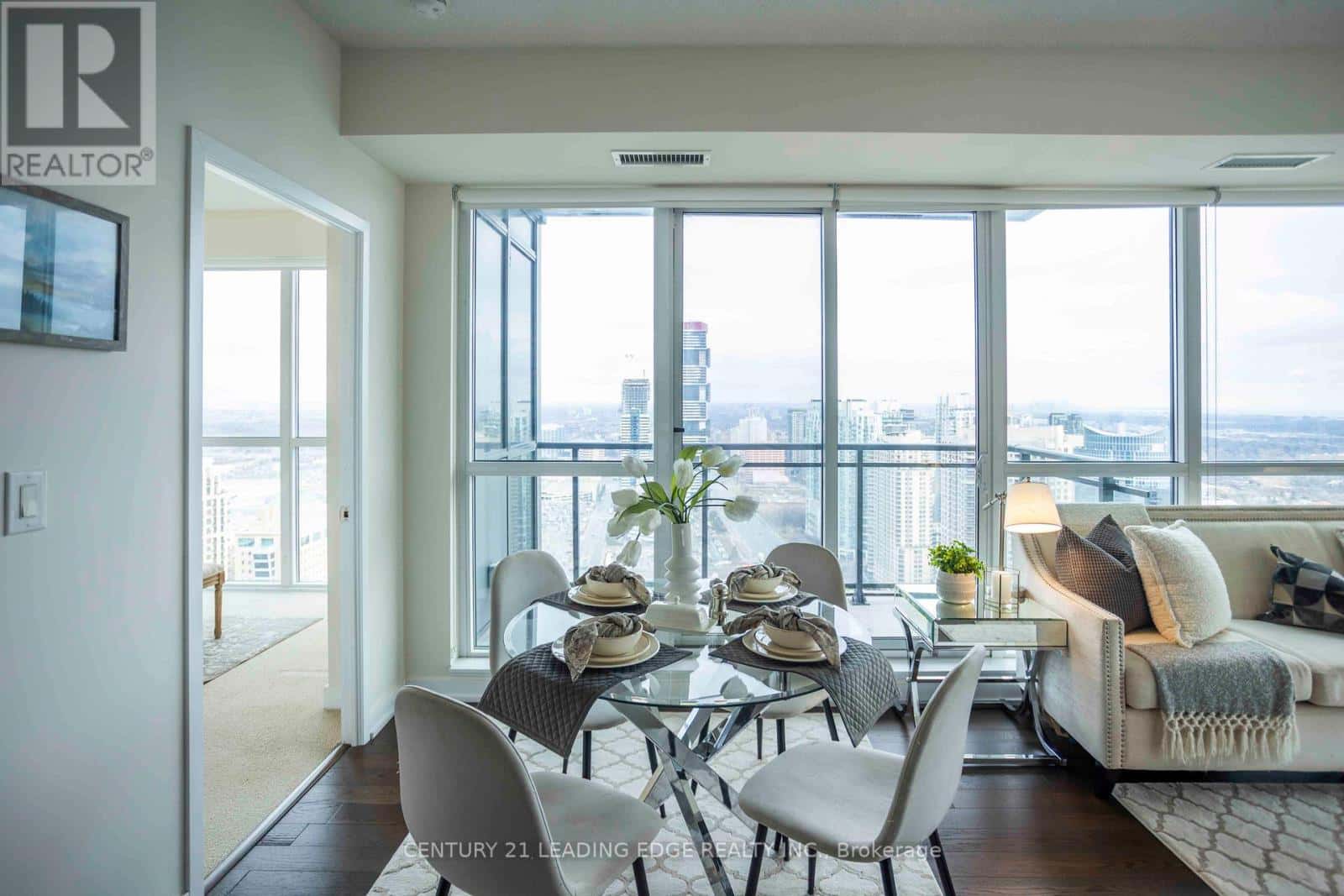 3709 - 510 CURRAN PLACE — Mississauga (Creditview), Ontario - Photo 3 of 27