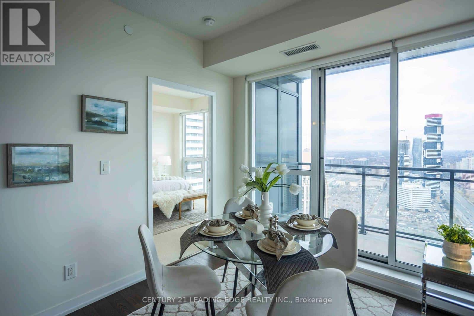 3709 - 510 CURRAN PLACE — Mississauga (Creditview), Ontario - Photo 4 of 27