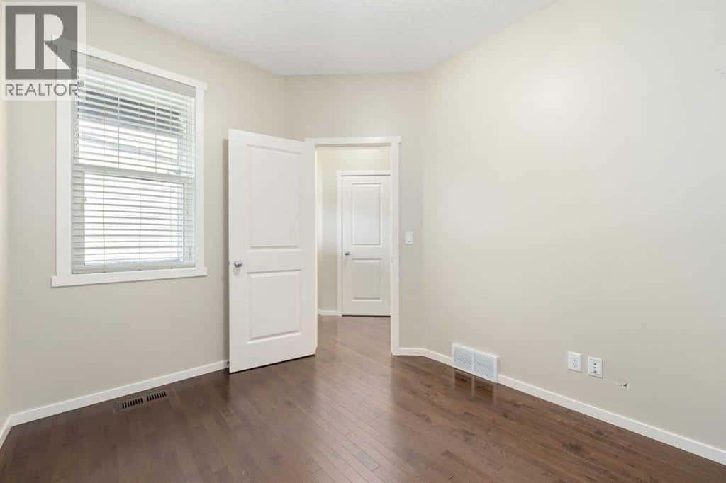 72 Walden Heights SE — Calgary, Alberta - Photo 3 of 38