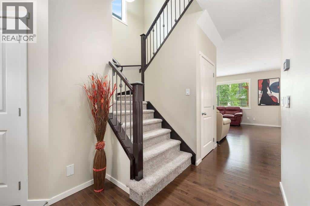 72 Walden Heights SE — Calgary, Alberta - Photo 4 of 38