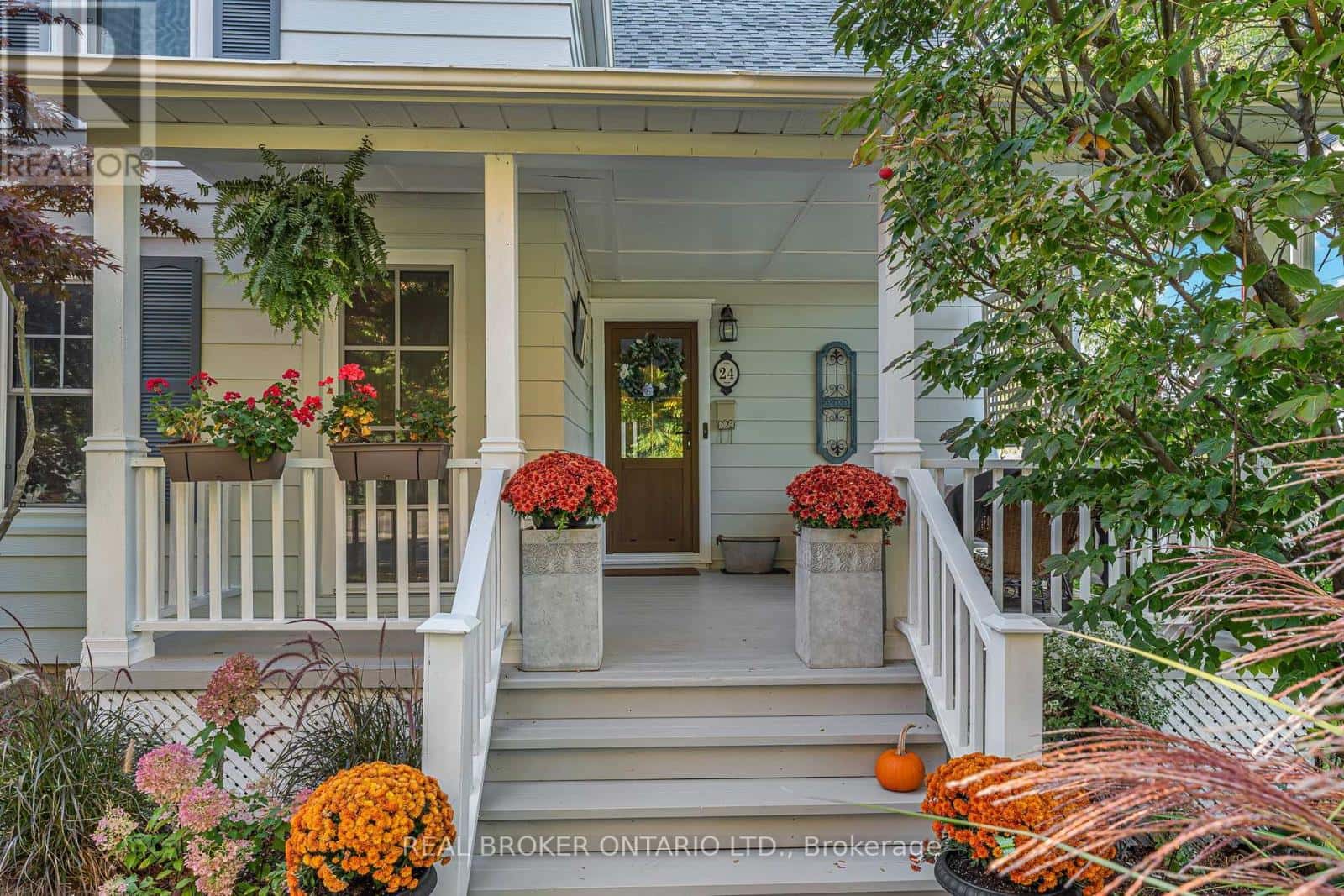 24 ROBINSON STREET S — Grimsby (Grimsby East), Ontario - Photo 5 of 49