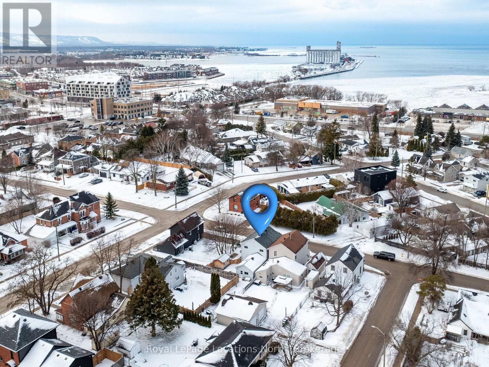 242 SIMCOE STREET — Collingwood, Ontario - Main photo