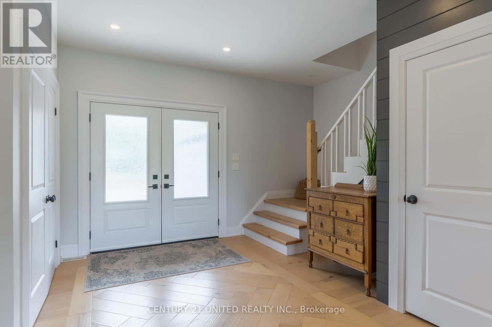 142 HICKORY BEACH ROAD — Kawartha Lakes (Verulam), Ontario - Photo 5 of 50