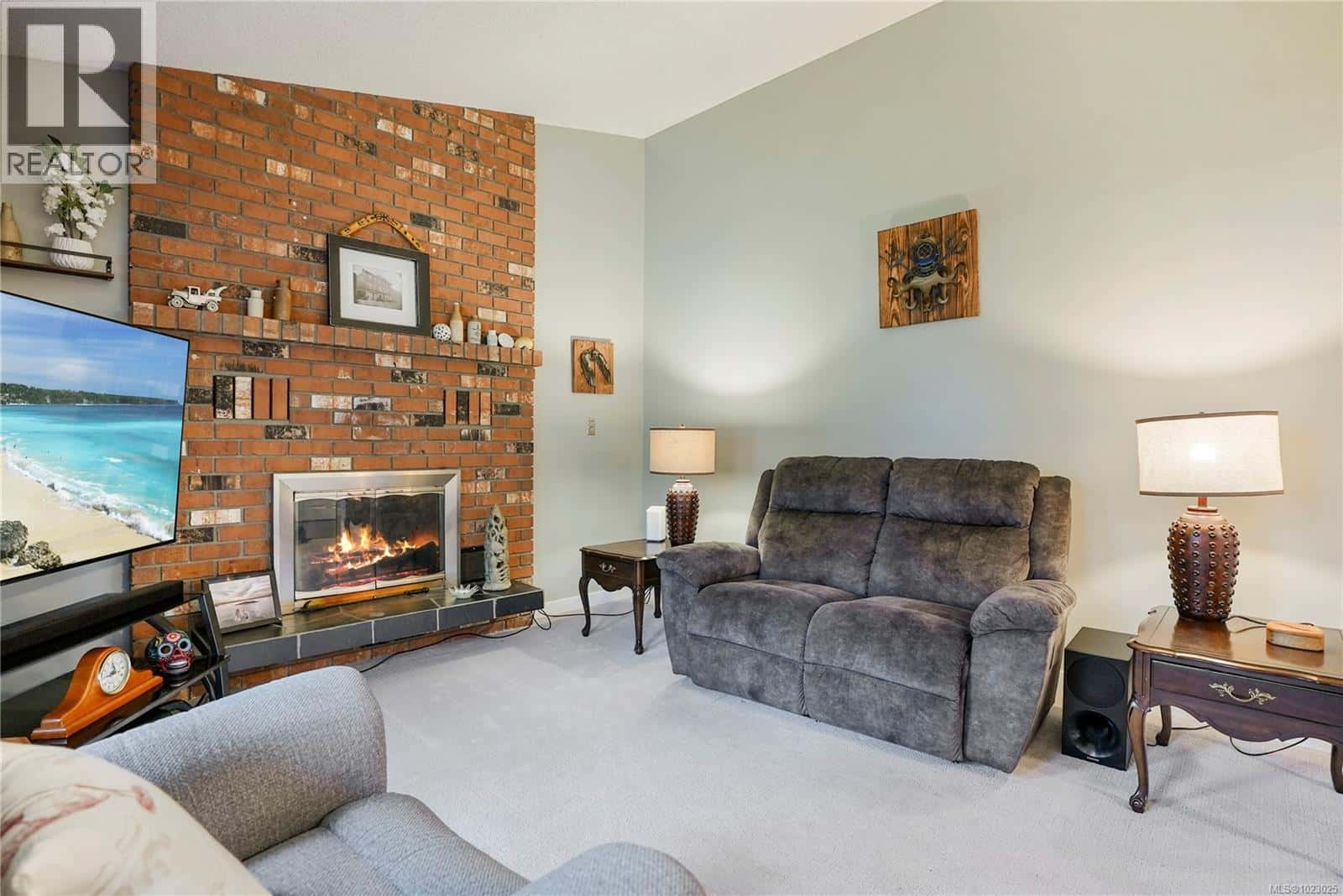 586 Stornoway Dr — Colwood, British Columbia - Photo 5 of 34