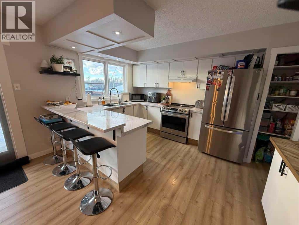 34 Wedow Drive — Whitecourt, Alberta - Photo 4 of 20