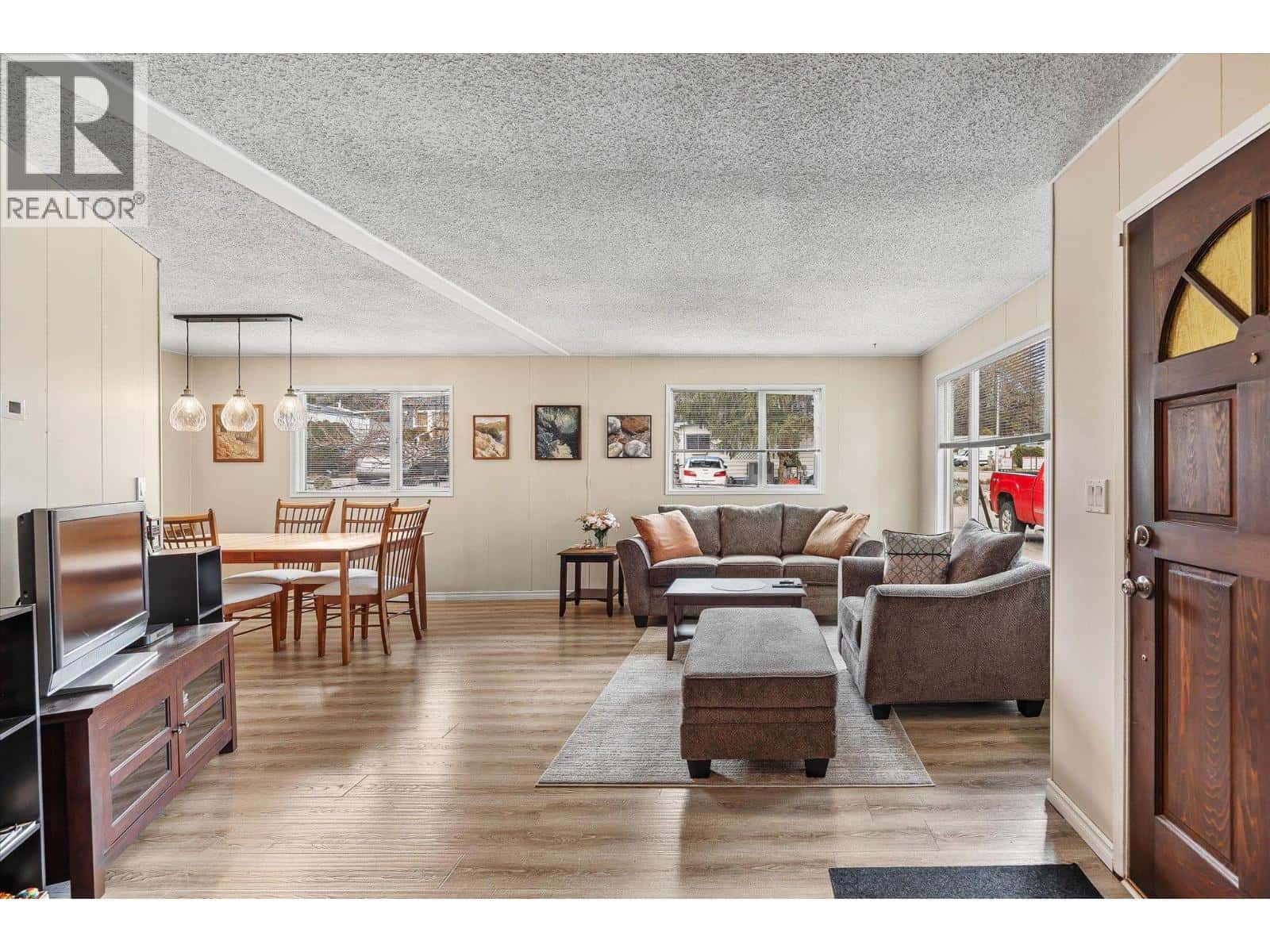 2001 97 Highway S Unit# 27 — West Kelowna, British Columbia - Photo 5 of 43