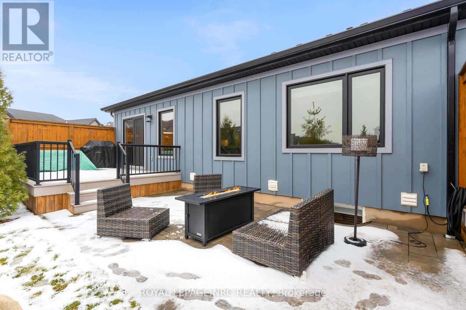 93 - 154 PORT ROBINSON ROAD — Pelham (Fonthill), Ontario - Photo 2 of 45