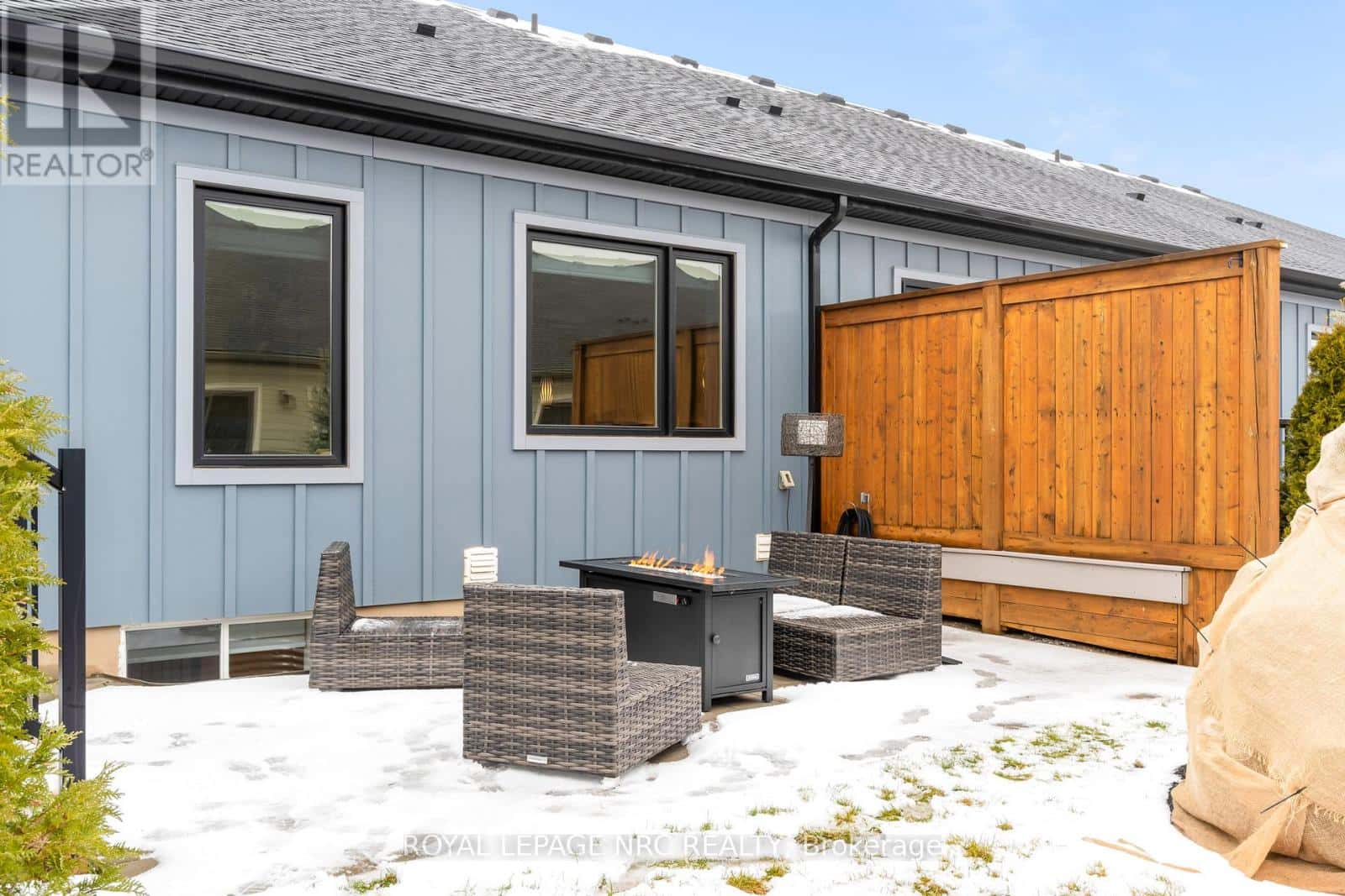 93 - 154 PORT ROBINSON ROAD — Pelham (Fonthill), Ontario - Photo 3 of 45