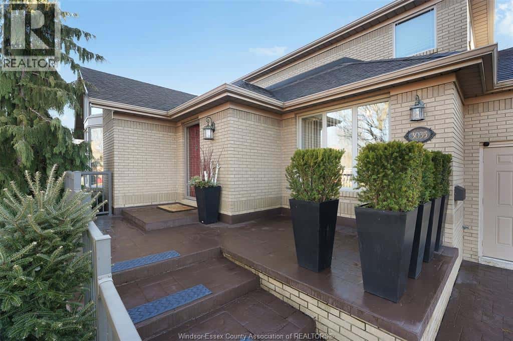 3035 ROWLEY PARK DRIVE — Kingsville, Ontario - Photo 3 of 34