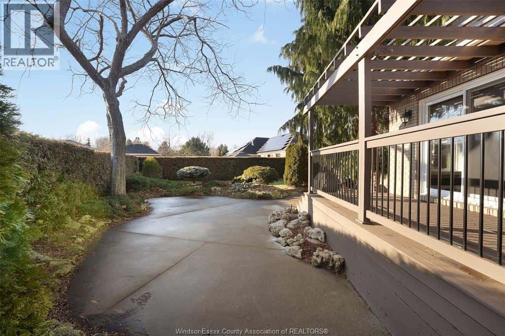 3035 ROWLEY PARK DRIVE — Kingsville, Ontario - Photo 5 of 34