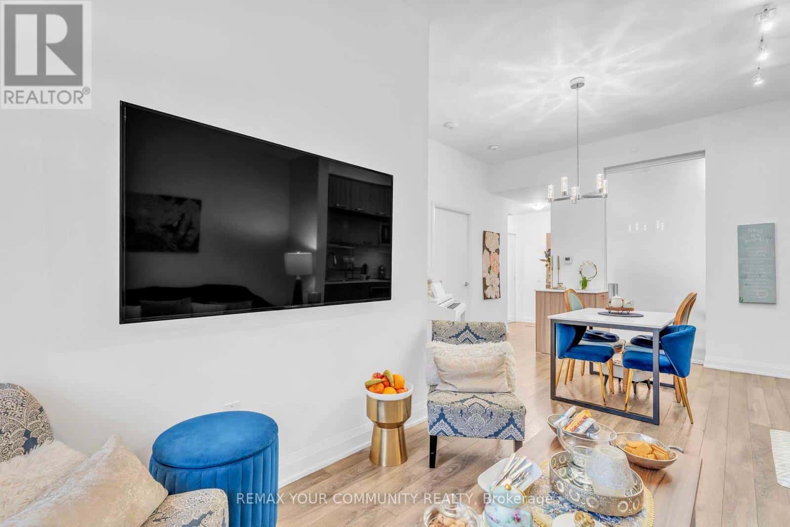 112 - 4800 HIGHWAY 7 ROAD — Vaughan (East Woodbridge), Ontario - Photo 4 of 38