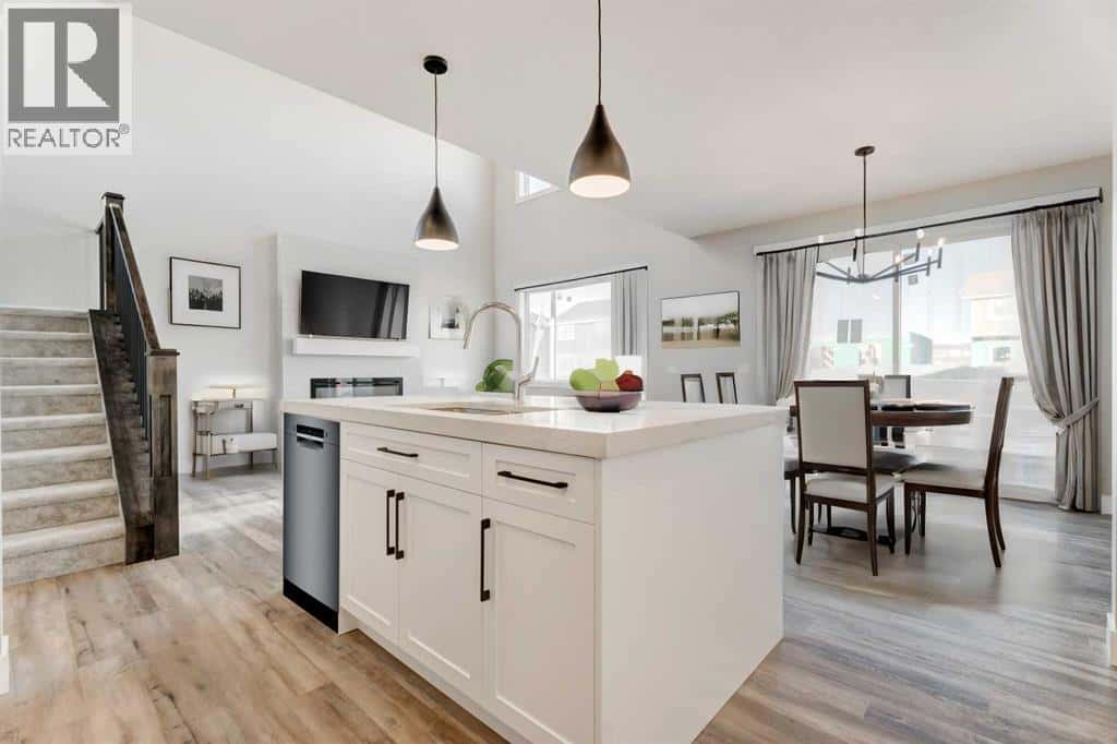 157 Vantage Drive — Cochrane, Alberta - Photo 5 of 9