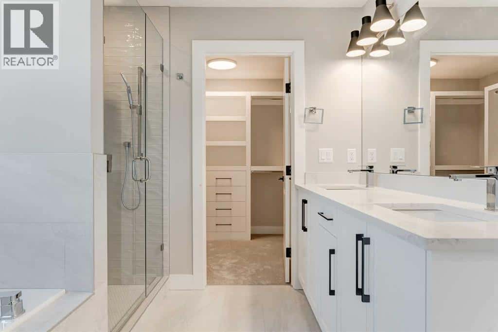 137 Vantage Drive — Cochrane, Alberta - Photo 4 of 12