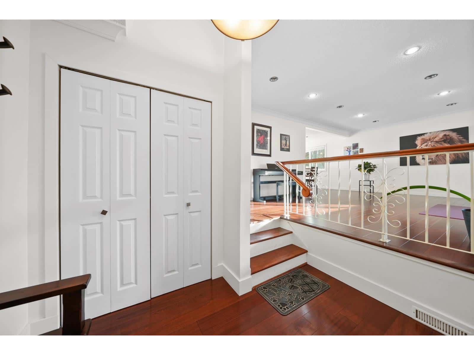 10421 SANTA MONICA DRIVE — Delta, British Columbia - Photo 3 of 30