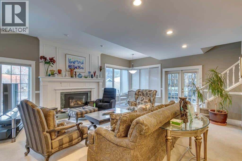 3028 1 Street SW — Calgary, Alberta - Photo 2 of 27