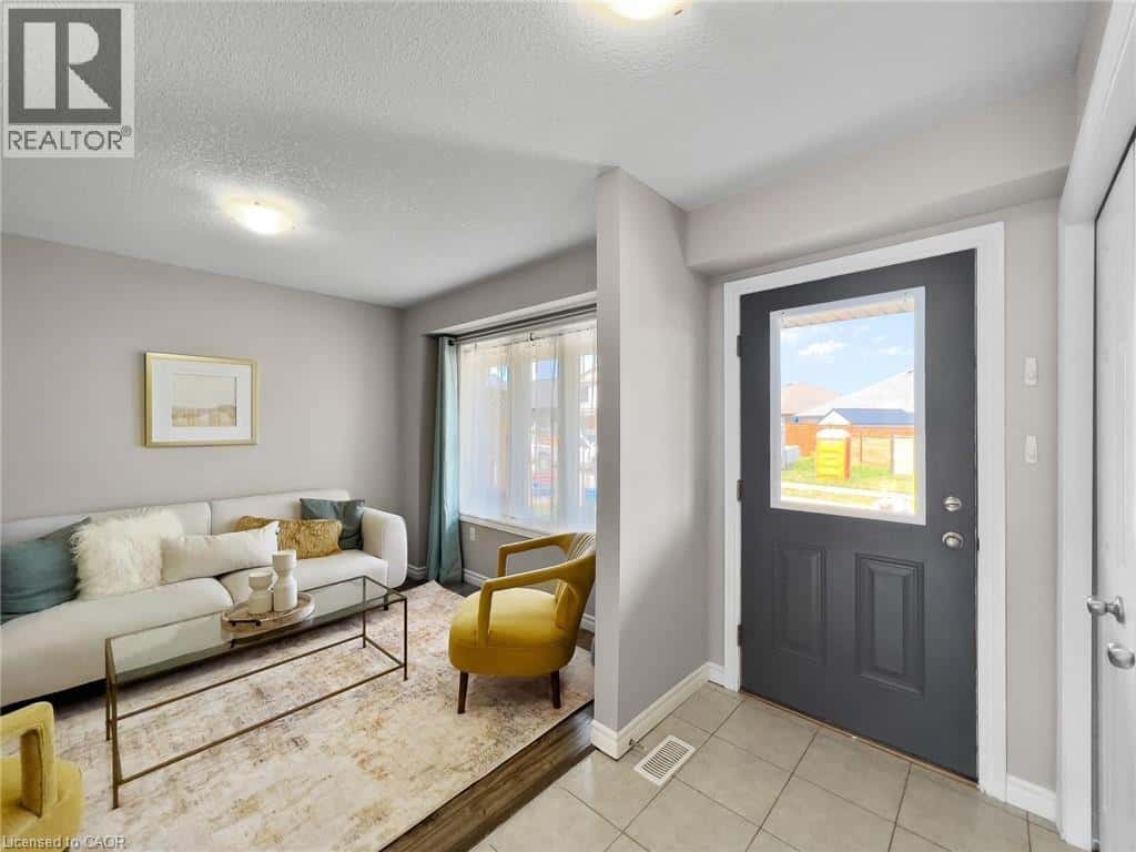 610 SALISBURY Avenue S — Listowel, Ontario - Photo 4 of 34